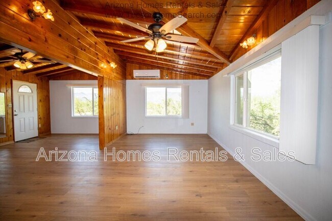 Building Photo - 11640 E Miles St