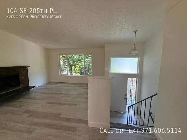 Building Photo - 104 SE 205th Pl
