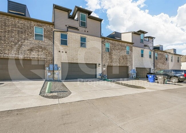 Building Photo - 2226 Adena Spgs Dr