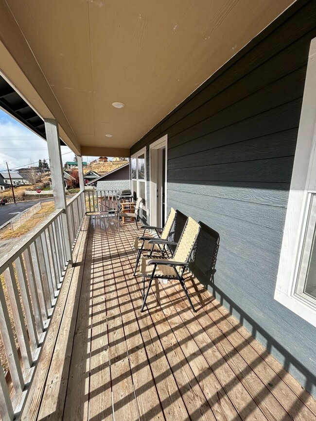 Building Photo - 11 Mullin St