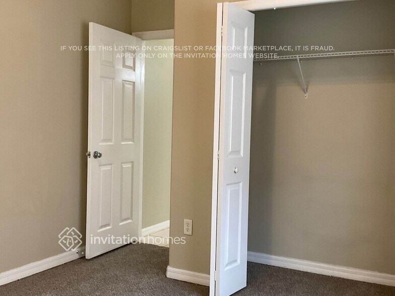 Building Photo - 11011 Lynn Lake Cir