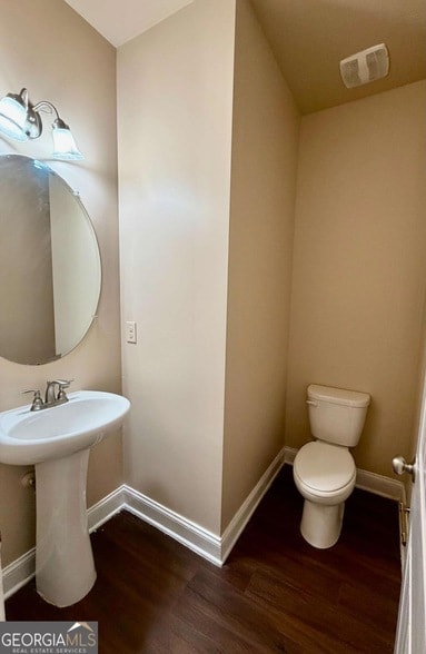 Building Photo - 1985 Boatswain Dr