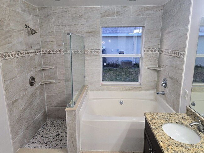 Building Photo - Price Improved!!!!-Large Family Home-Great...