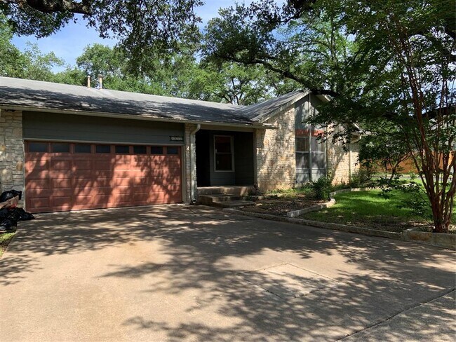 Primary Photo - 4610 White Elm Dr