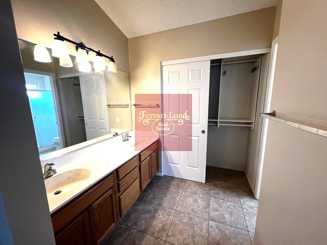 Building Photo - Home in Southwest Reno, 4 bedrooms - KAY D...