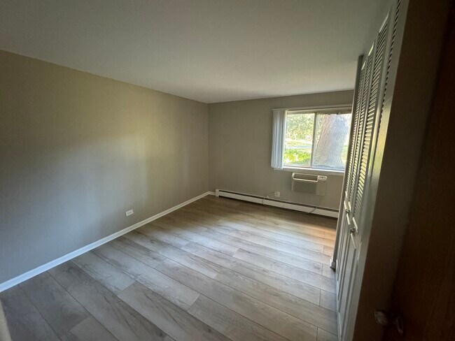 Building Photo - 1477 E Winslowe Dr