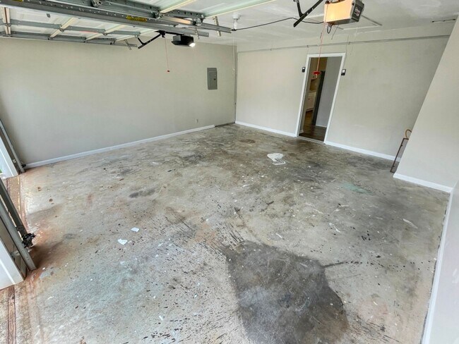 Building Photo - Powder Springs - 3BR - Fully Renovated