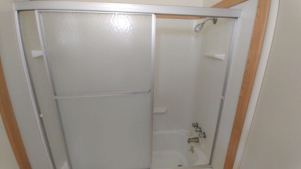 Building Photo - Racetrack 2