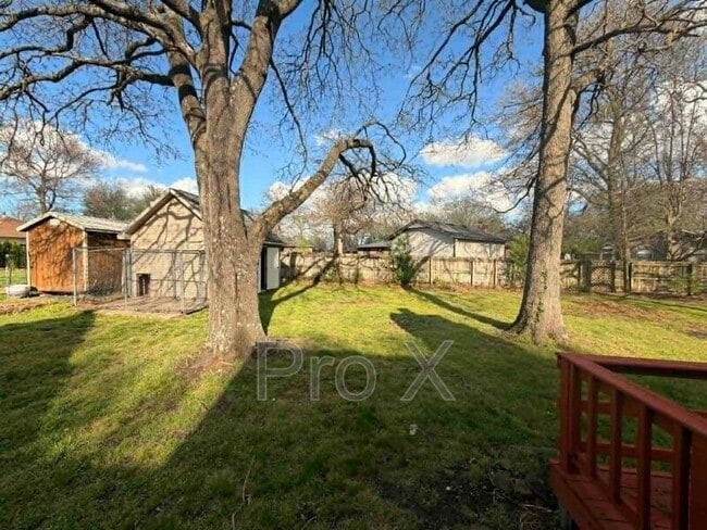 Building Photo - 2809 N Chandler Ave