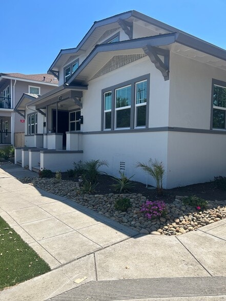 Building Photo - 1845 N Center St