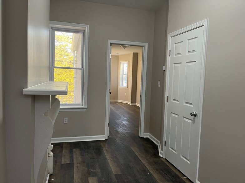 Building Photo - 1151 Myrtle Ave