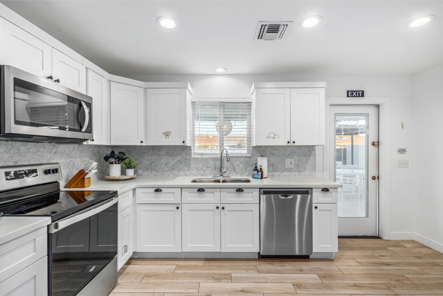 Building Photo - 7312 E Villa Way