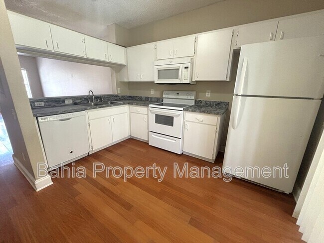 Building Photo - 6235 Bayside Key Dr