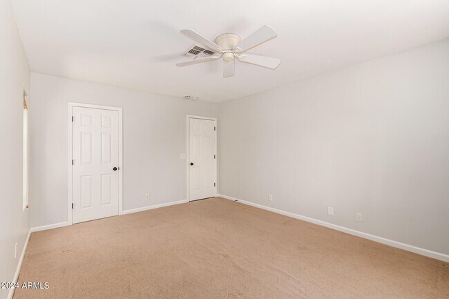 Building Photo - 4128 N 46th Pl