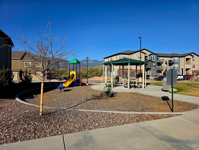Building Photo - Charming 3 bedroom Townhome