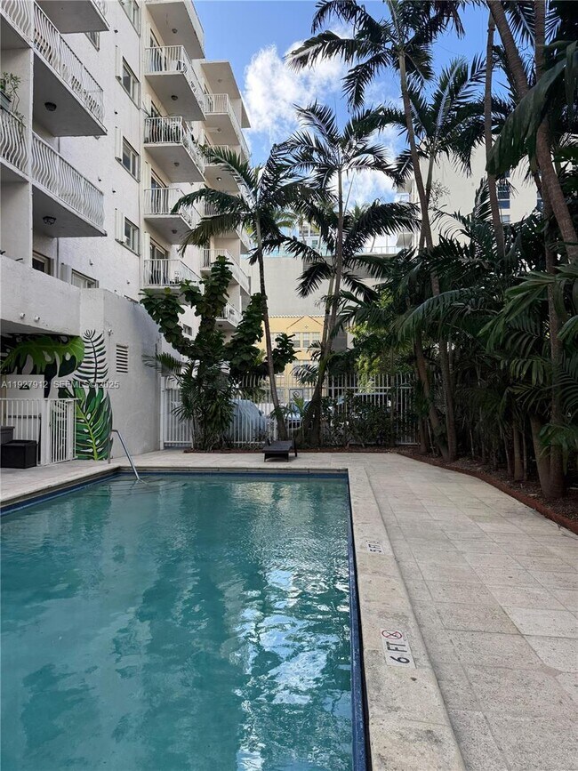 Building Photo - 677 NE 24th St