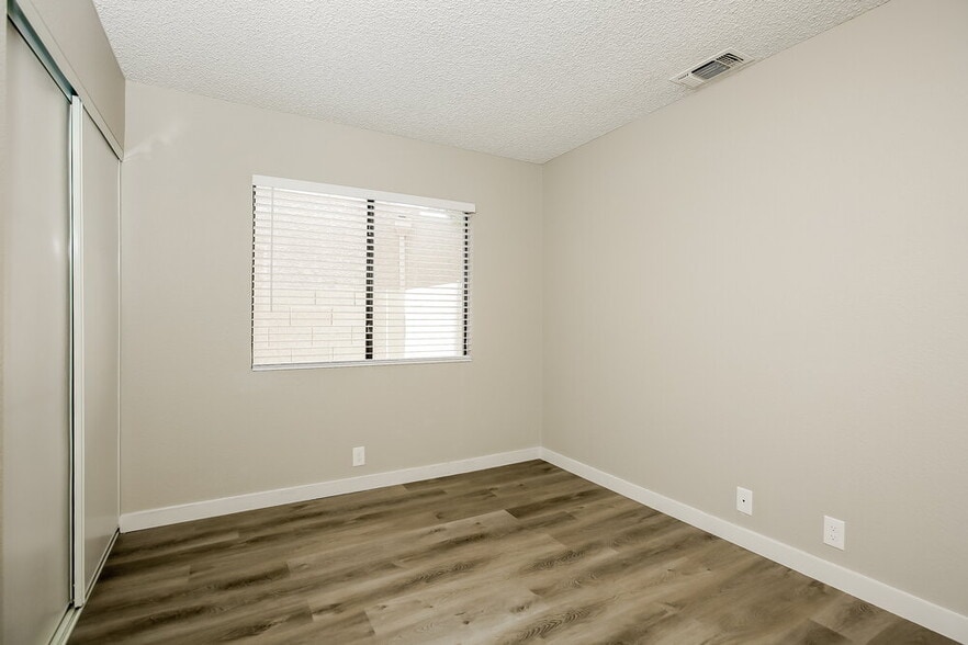 Building Photo - 3100 Centavo Dr