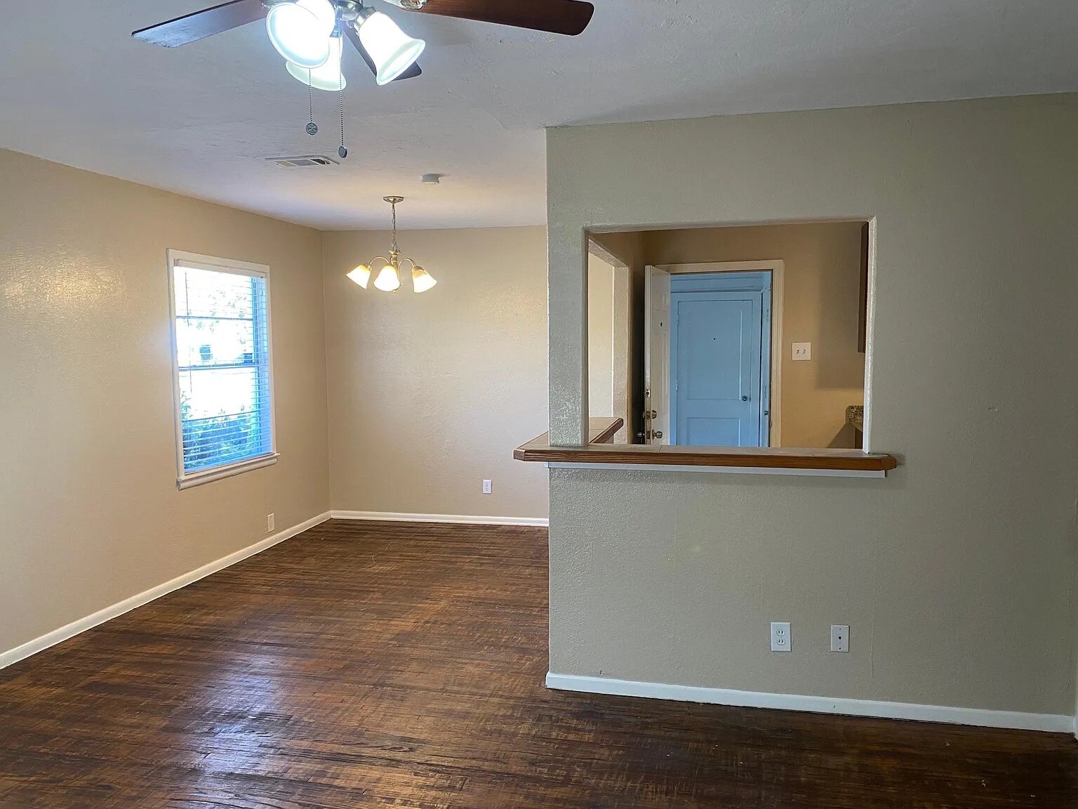 Building Photo - Room in House on Glengariff Dr