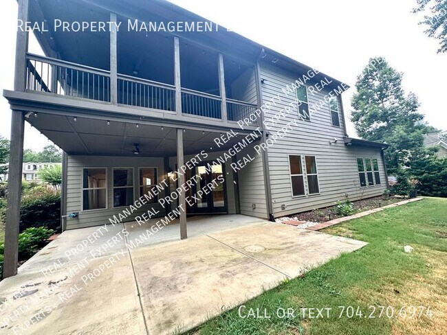 Building Photo - Spacious 5BR/3.5BA Home in Mooresville!