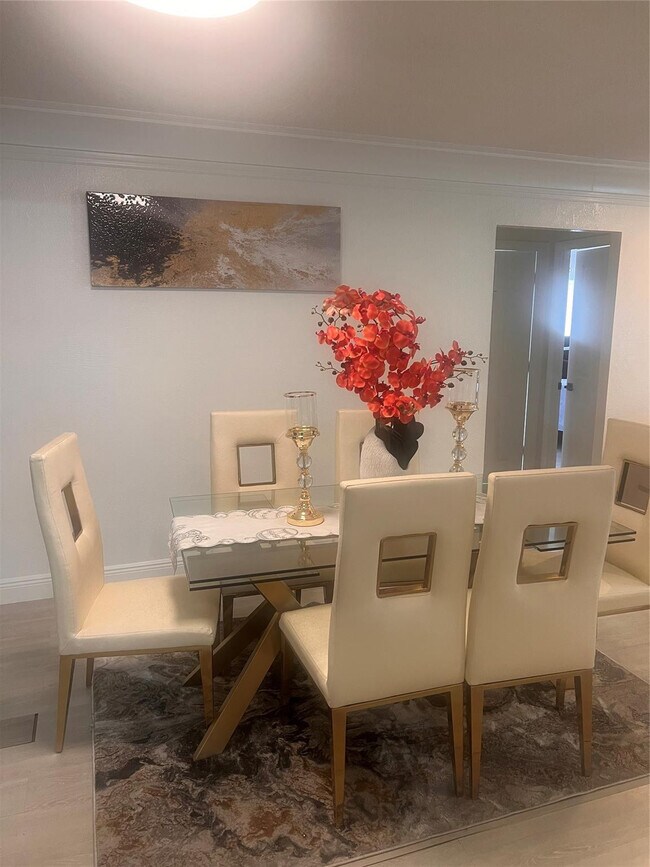 Building Photo - 1741 NE 39th St