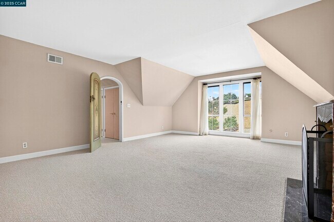 Building Photo - 58 St Andrews Ln