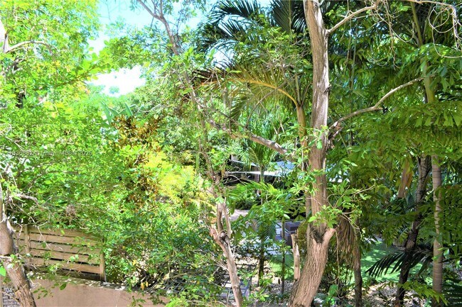 Building Photo - 2630 SW 28th St