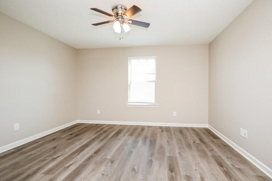 Building Photo - 8003 Lakota Ct