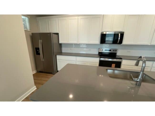 Building Photo - Beautiful Brand New Townhome off Randol Mi...