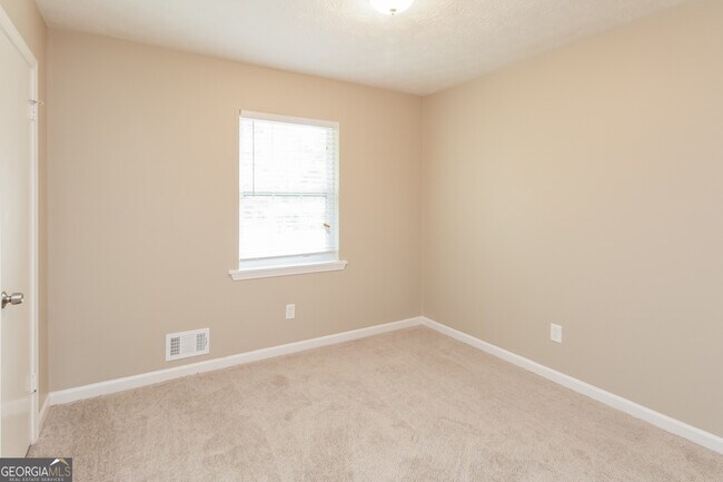 Building Photo - 8295 Englewood Trail