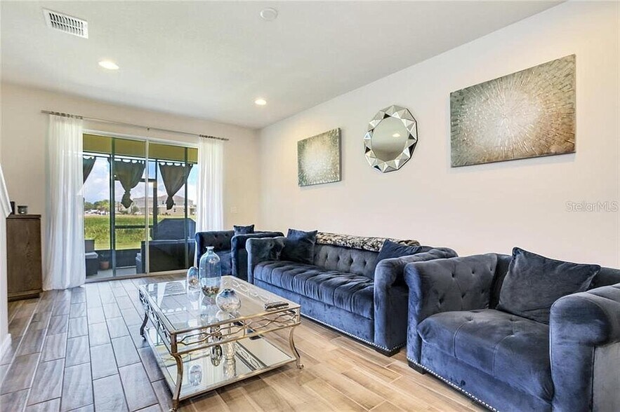 Living area - 10958 Verawood Dr