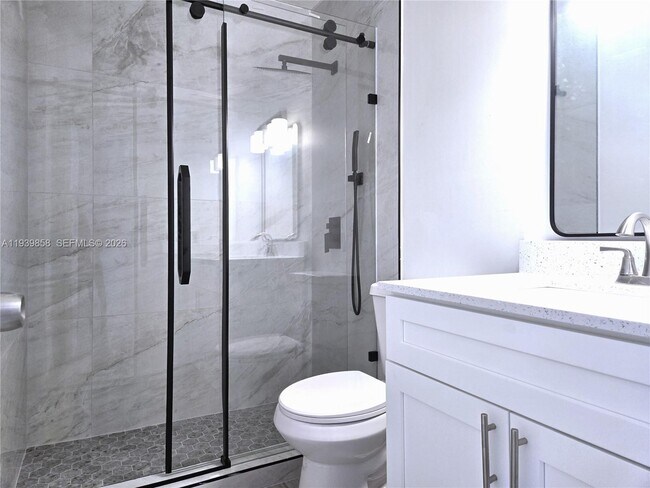 Building Photo - 1100 SW 104th Ct