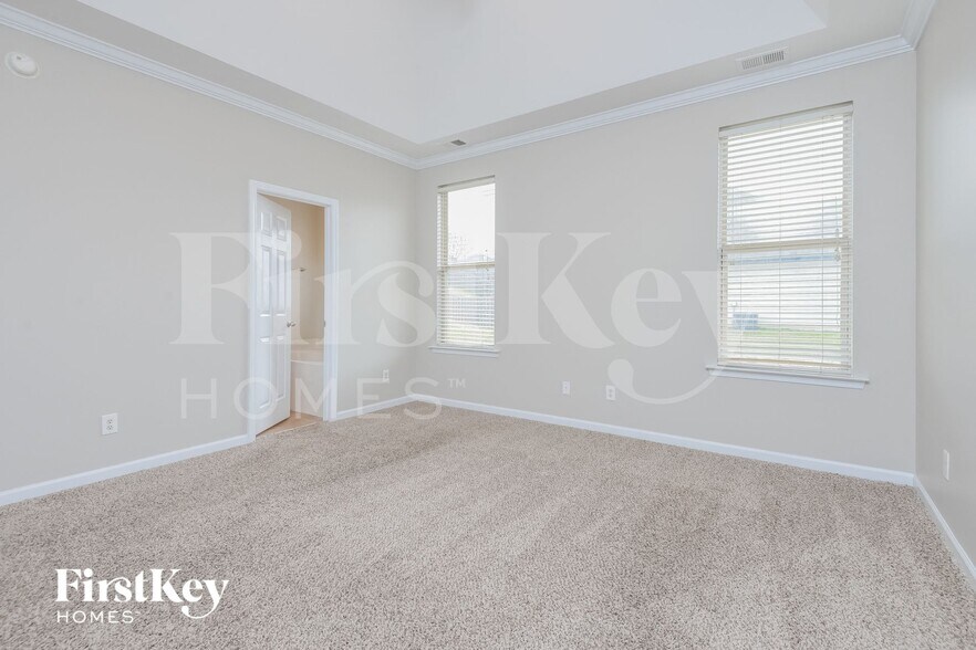 Building Photo - 1000 Medinah Dr