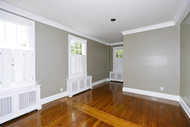 Building Photo - 1530 33rd St NW