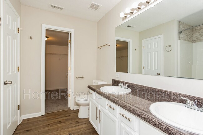 Building Photo - 926 Nature Lake Ct