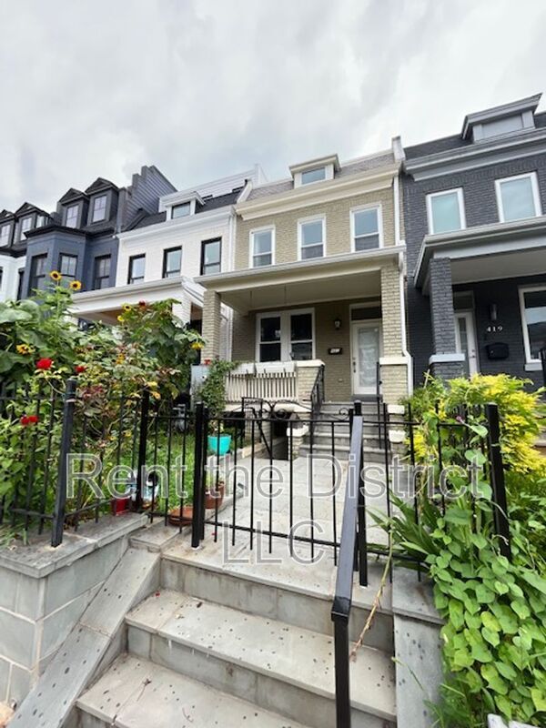 Primary Photo - 421 Newton Pl NW