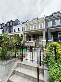Building Photo - 421 Newton Pl NW