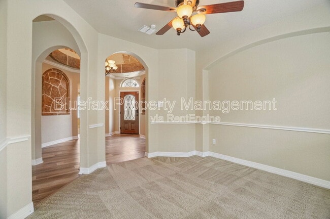 Building Photo - 11326 Begonia rock