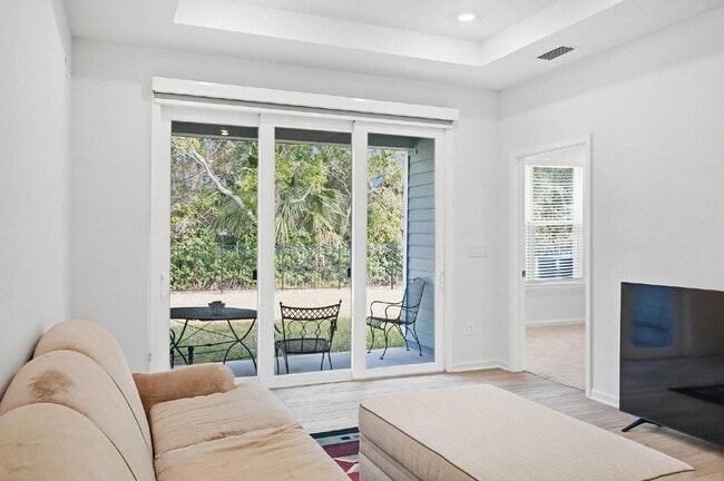 Building Photo - NEW TOWNHOME