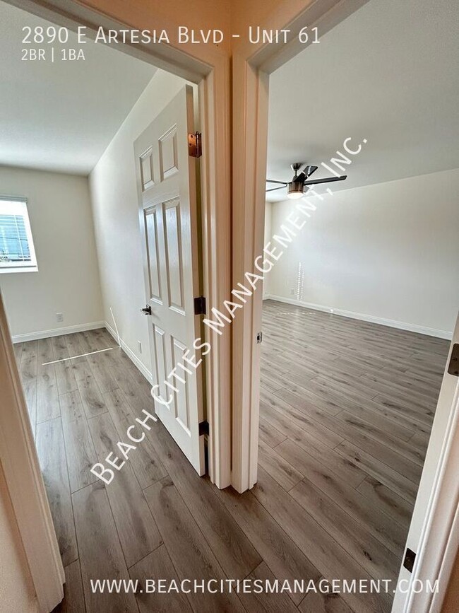 Building Photo - Remodeled 2 Bedroom, 1 Bath with 1 Parking...