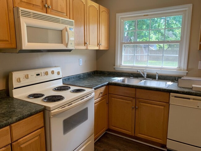 Building Photo - 3516 Willowood Rd
