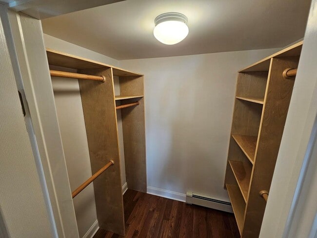 Building Photo - 10 Covert St