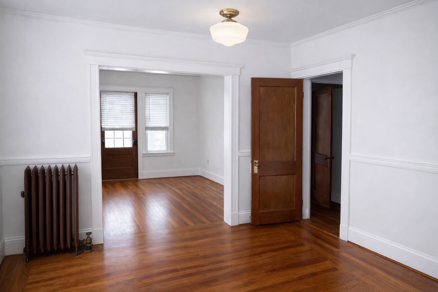 Dining room - 748 Belmont St