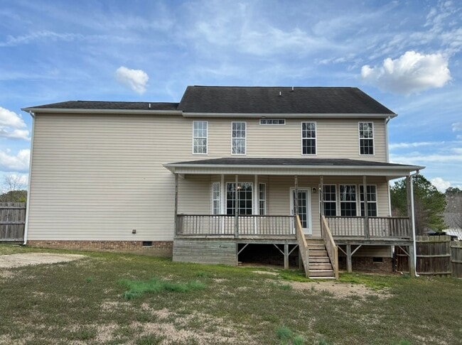 Building Photo - Beautiful 3 bedroom home on over 3/4 acres with huge garage.