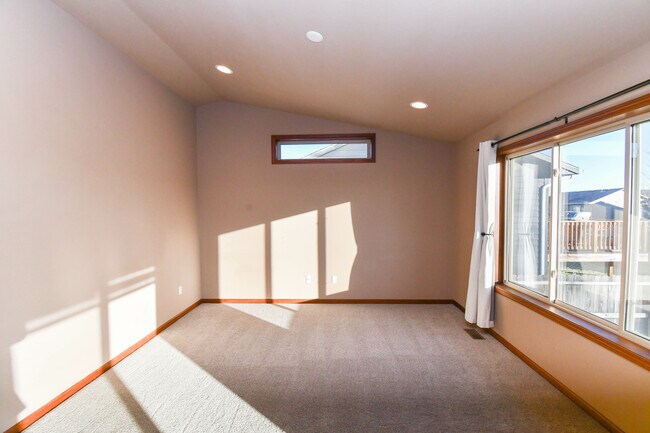 Building Photo - 5512 South Culbert Avenue