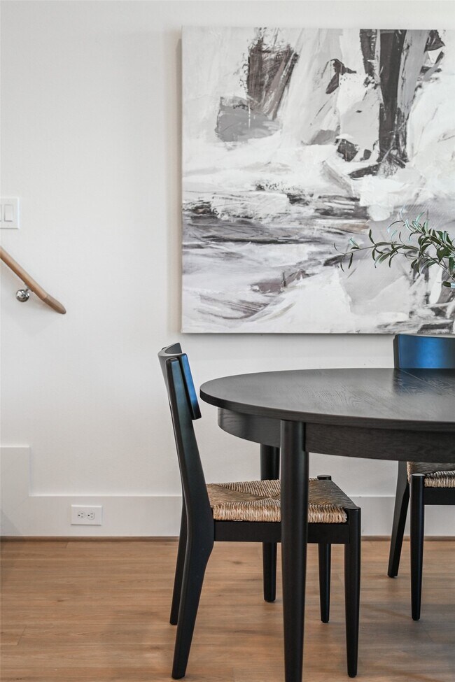 Building Photo - 7607 Victory Reserve St