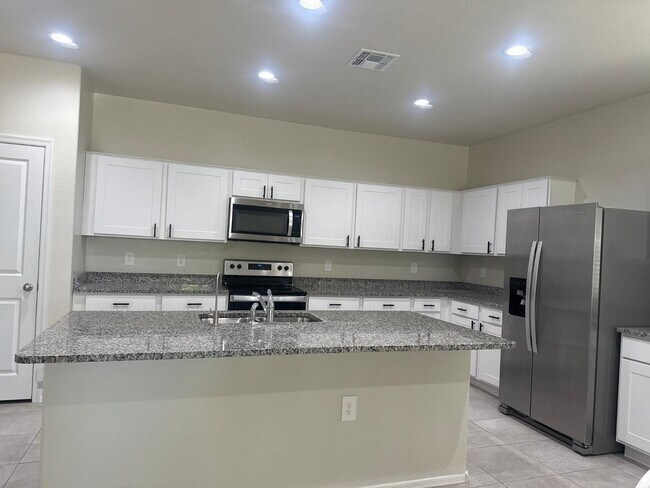 Building Photo - 35963 W San Alvarez Ave