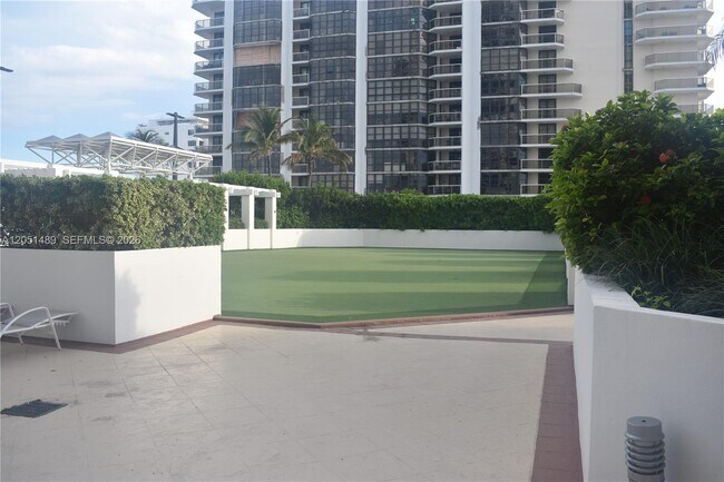 Building Photo - 6365 Collins Ave