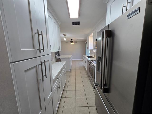 Building Photo - 121 Sunshine Dr