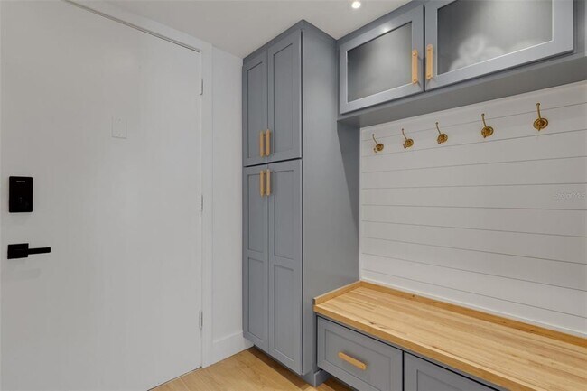 Building Photo - 4360 Chatham Dr