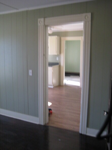 Building Photo - 166 Main St